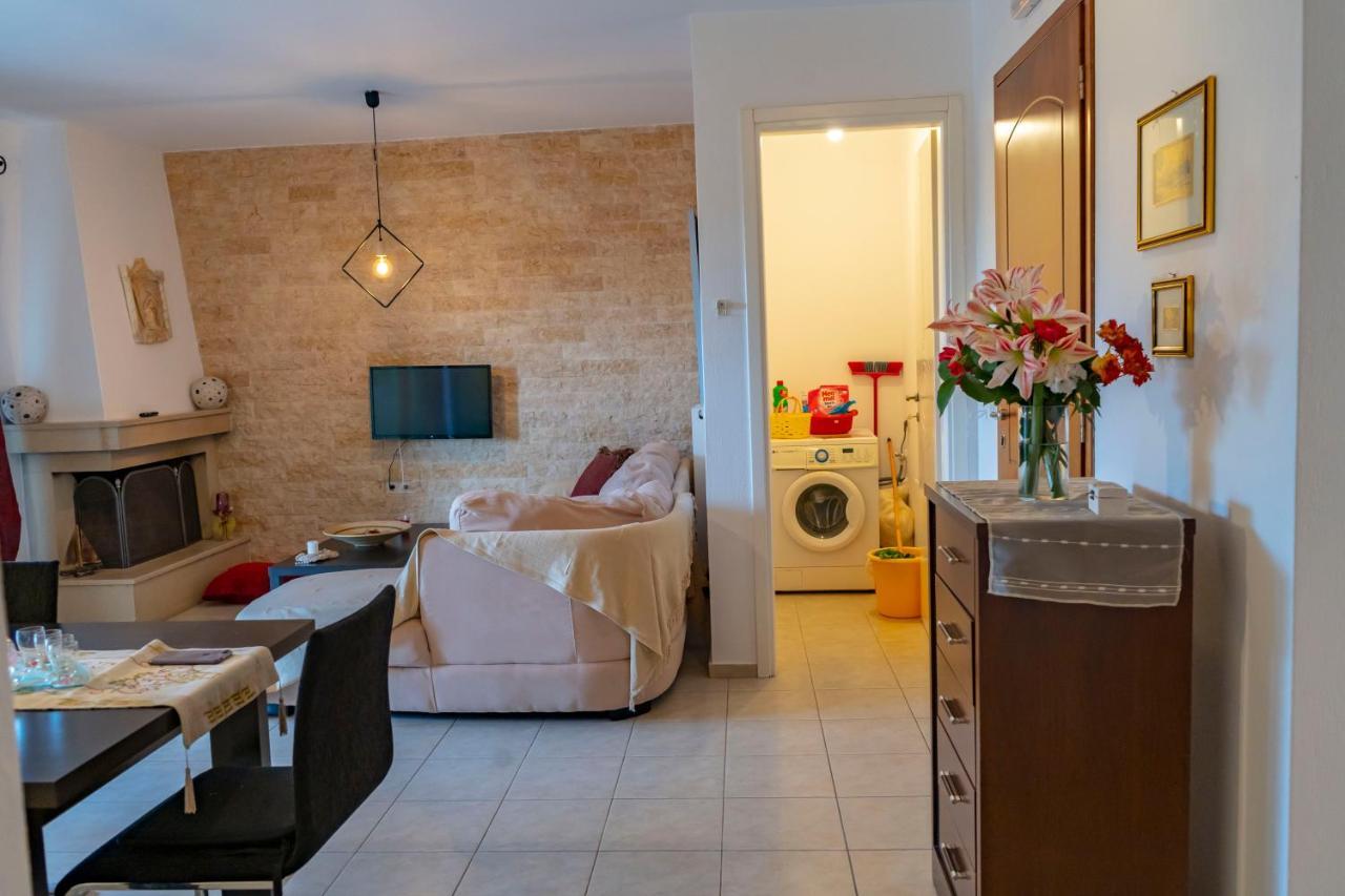 A Quiet Apartment Close To The Sea Gouvai Exteriör bild