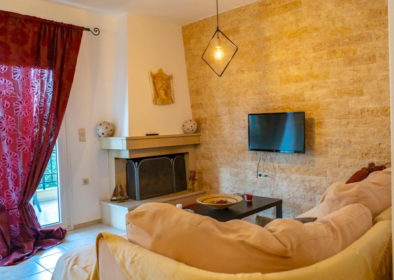 A Quiet Apartment Close To The Sea Gouvai Exteriör bild